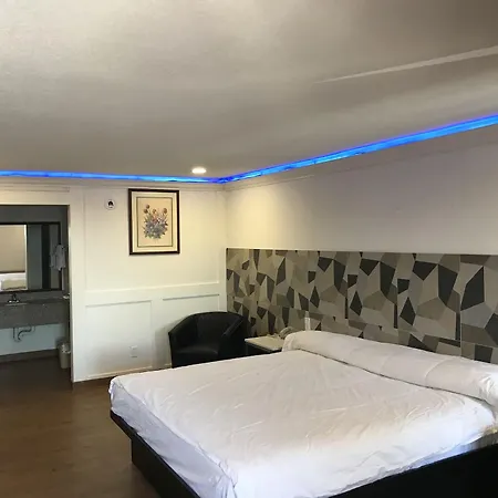 M - Star Hotel San Antonio Sea World
